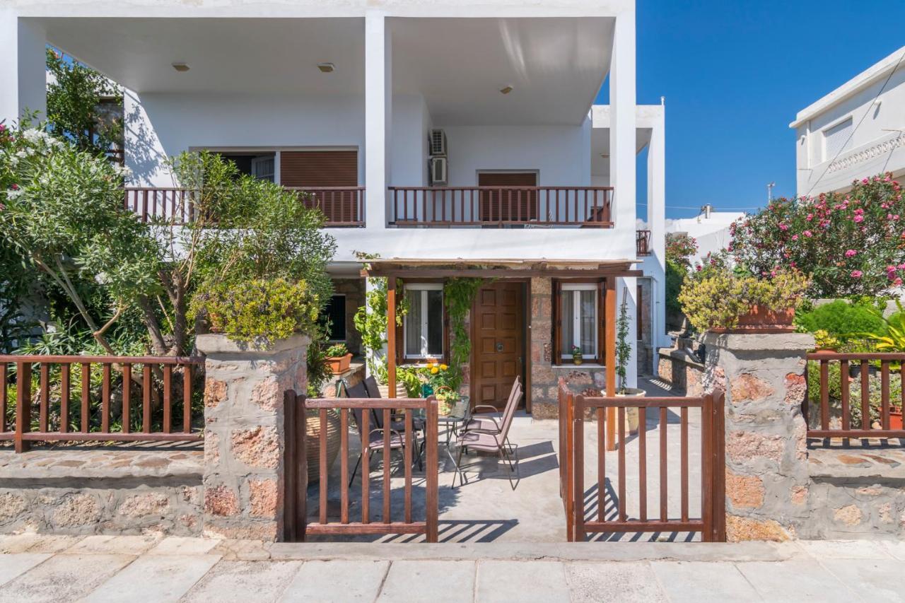 Kourita Garden Apartment With Sea View Near To The Port Of Milos Adamantas  ภายนอก รูปภาพ