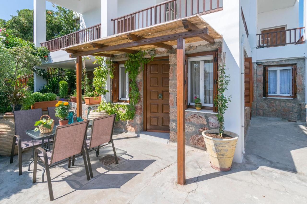 Kourita Garden Apartment With Sea View Near To The Port Of Milos Adamantas  ภายนอก รูปภาพ
